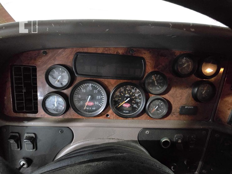 2009-peterbilt-387-image-12