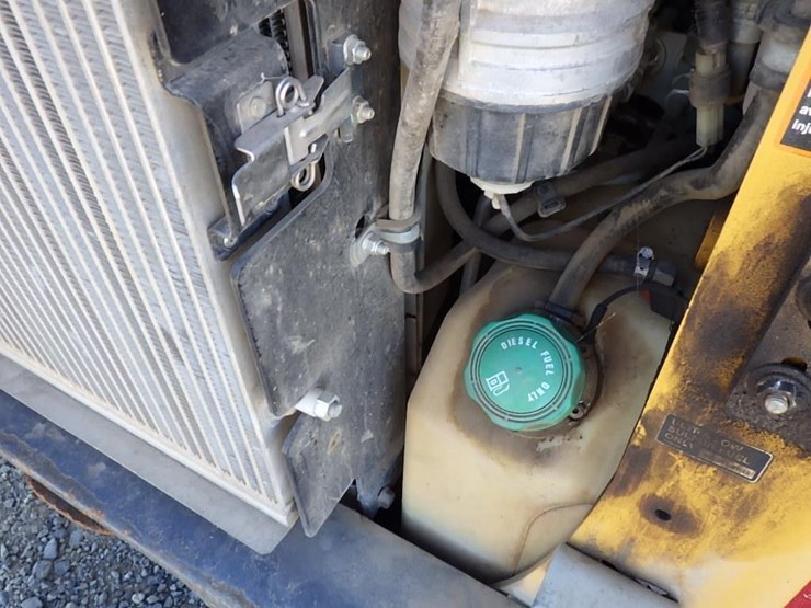 deere-318g-image-25