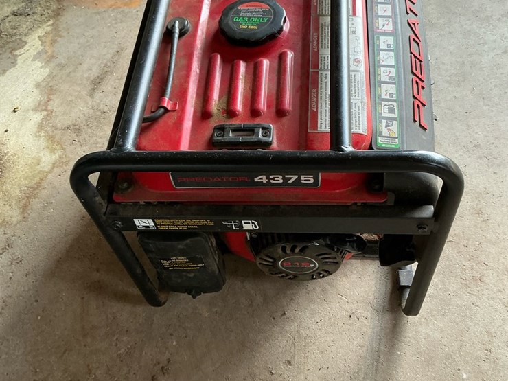 #105-•-predator-4375-portable-gas-generator-image-4
