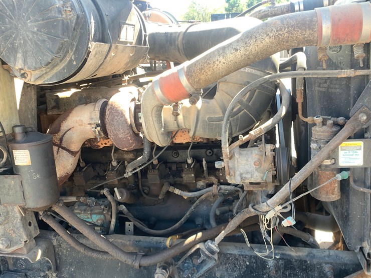2001-mack-ch613-image-10
