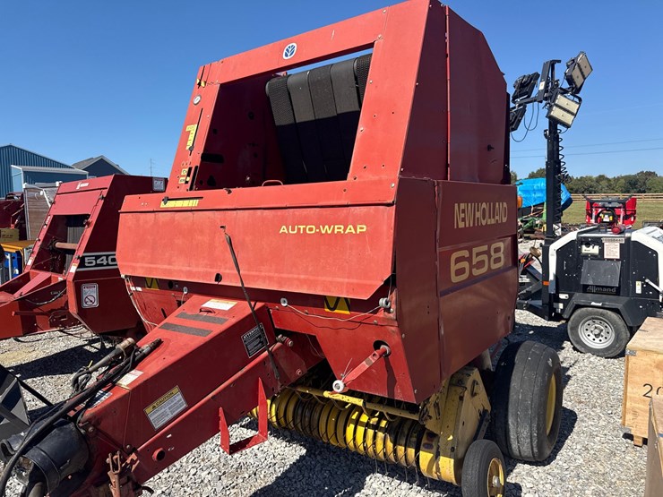 new-holland-658-image-1