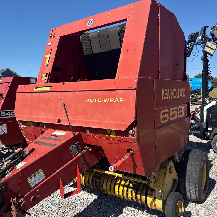 NEW HOLLAND 658
