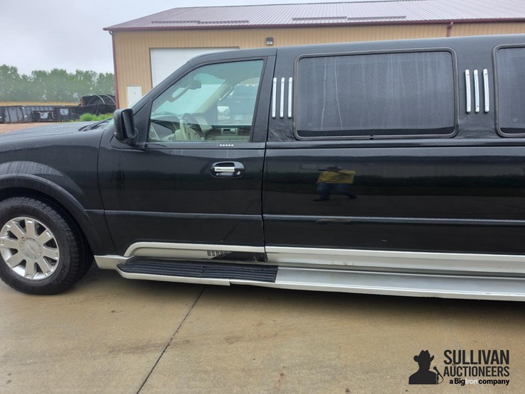 2004-lincoln-navigator-image-9