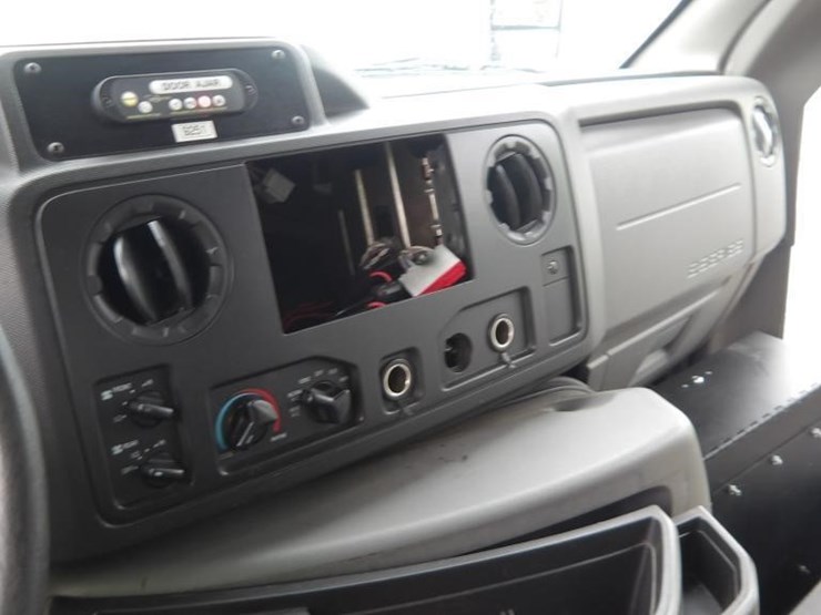 2017-ford-e450-image-22