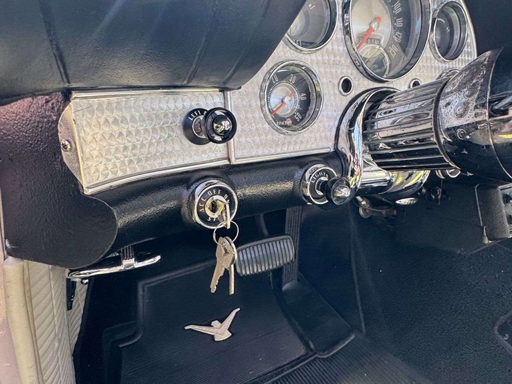 1957-ford-thunderbird-image-60