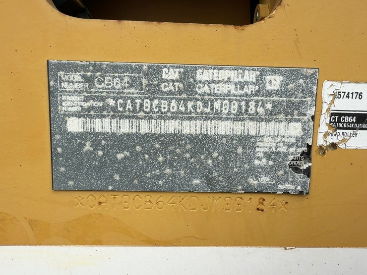 2011-caterpillar-cb64-image-23