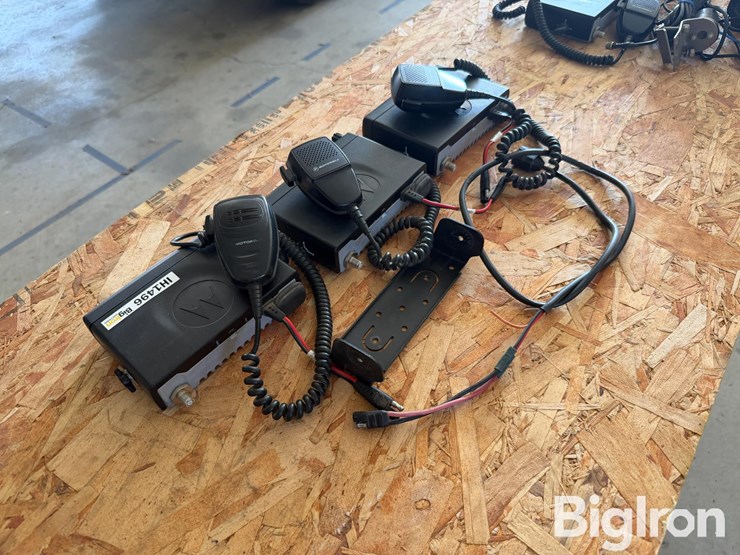motorola-vhf-hiband-radios-image-6