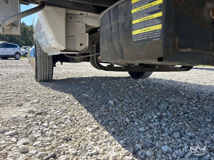 2016-ford-e-450-mobile-command-center-image-22