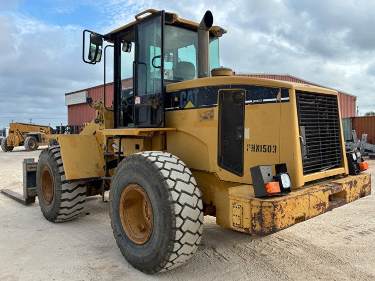 2004-caterpillar-938g-image-6