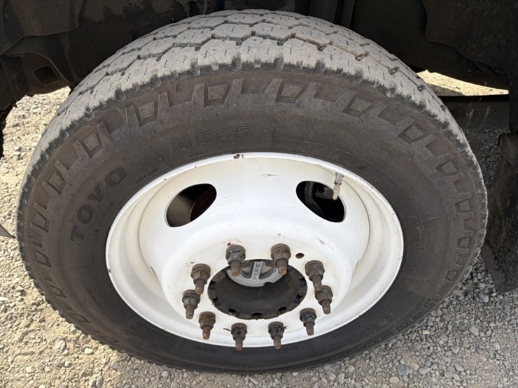 2017-ford-f550-image-15