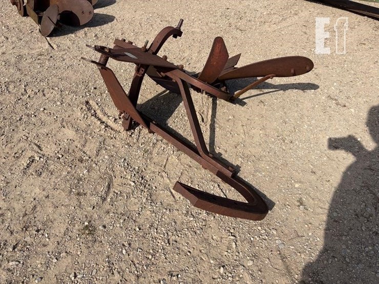 ford-8360-image-2