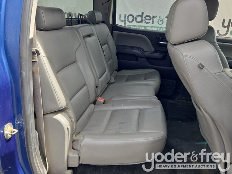 2015-chevrolet-silverado-2500-image-32