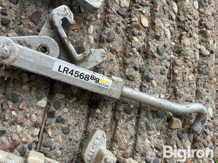 metal-t-rail-band-dual-clamps-image-10