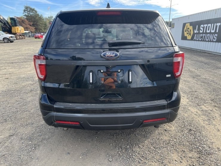 2018-ford-explorer-image-7