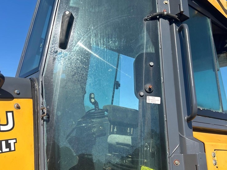 2008-deere-700j-xlt-image-14