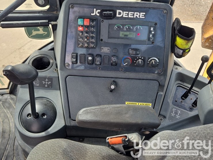 2020-deere-310sl-image-59