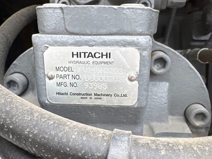 2024-john-deere-350-image-31