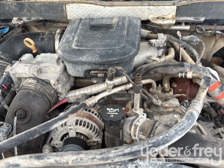 2015-chevrolet-silverado-2500-image-18