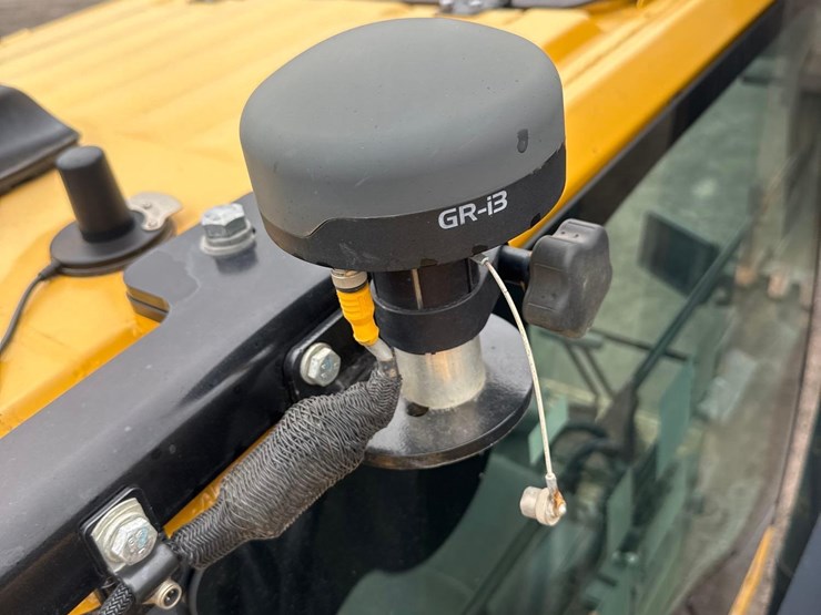 2023-john-deere-350-image-34