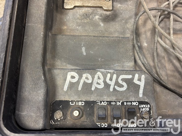 miller-extreme-12vs-suitcase-welder-image-4