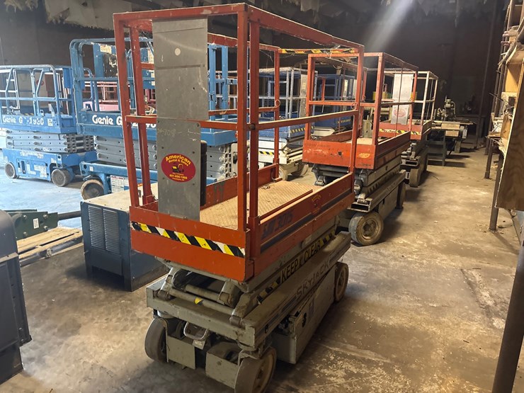 #153-•-skyjack-sj3015-15-ft-electric-scissor-lift-image-3