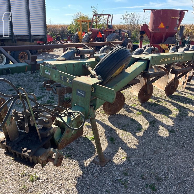 JOHN DEERE 2700