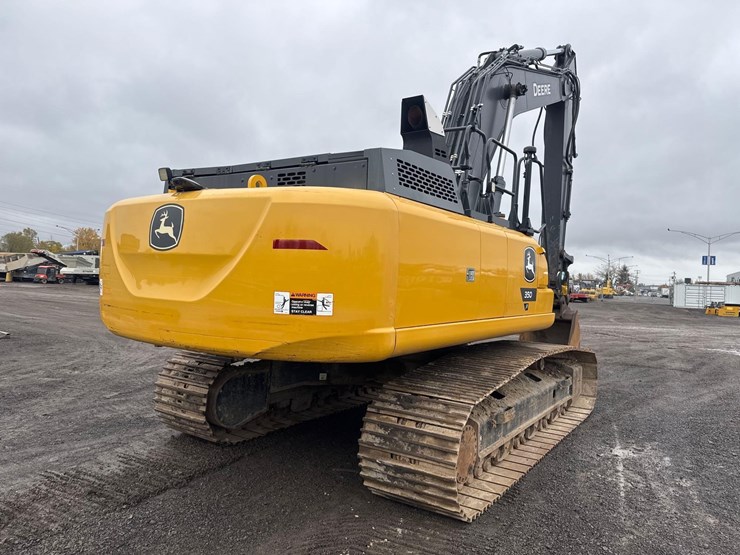2023-john-deere-350-image-5
