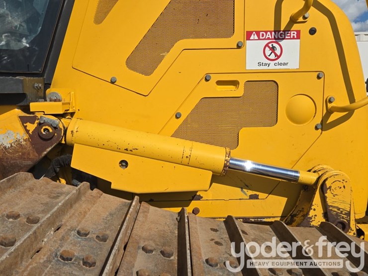 2023-komatsu-d61px-image-31
