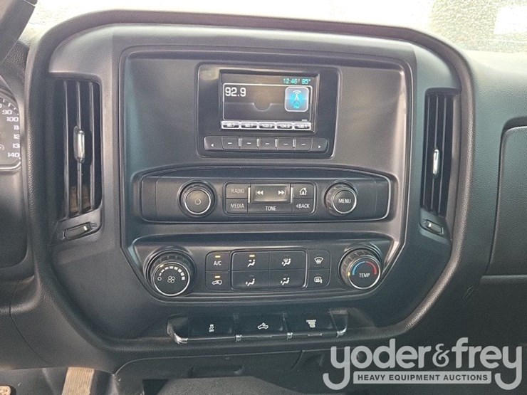 2015-chevrolet-silverado-2500-image-47