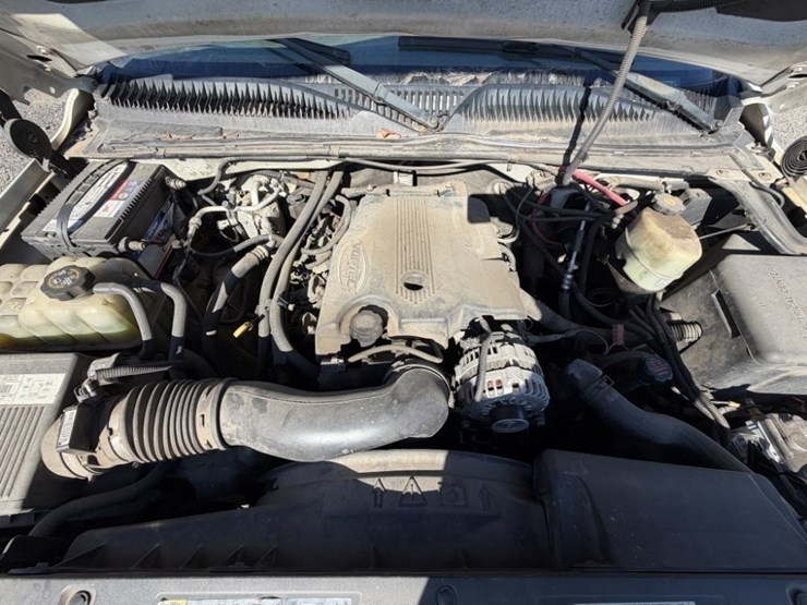2002-chevrolet-silverado-3500-image-13