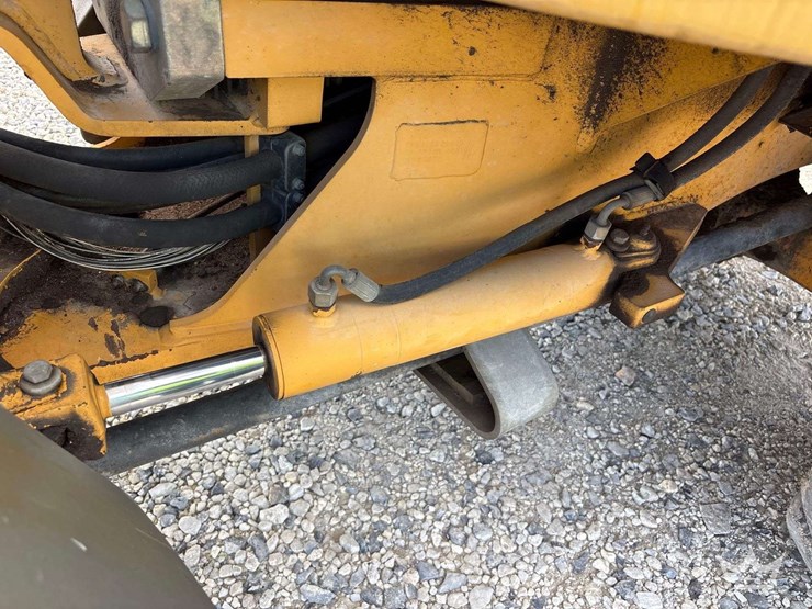deere-244j-image-24