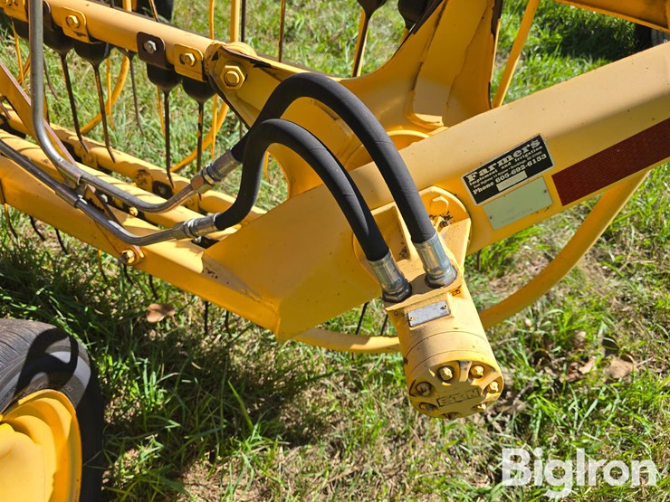 2009-new-holland-260-image-14