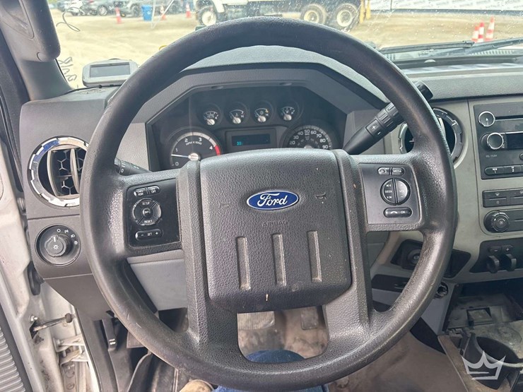 2016-ford-f-350-ext.-cab-dually-pickup-truck-image-13