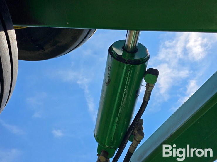 2005-john-deere-637-image-17