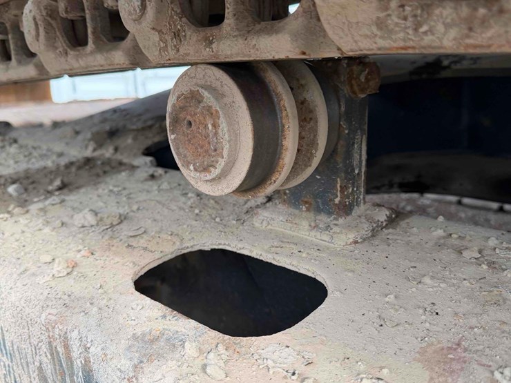 2019-deere-75g-image-14