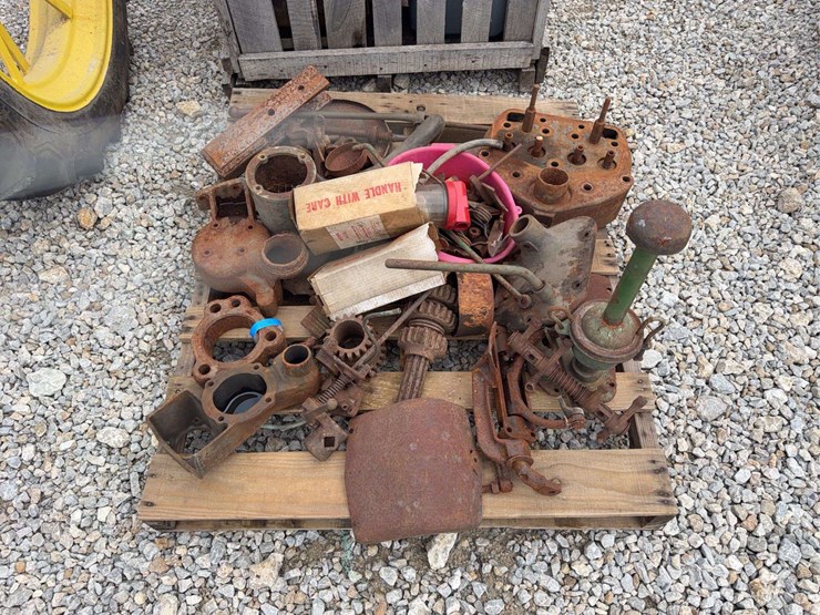 pallet-of-miscellaneous-parts.-image-1