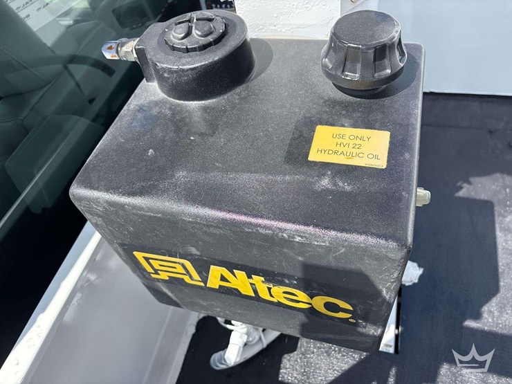 2017-ford-f-450-altec-at200a-30ft.-bucket-truck-image-21