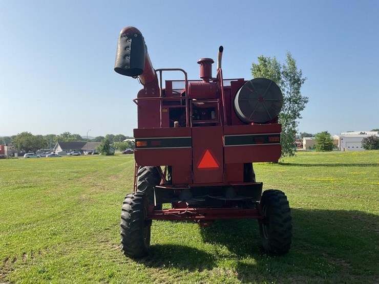 2011-case-ih-1640-image-6