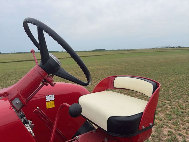 farmall-560-hi-clear-image-36