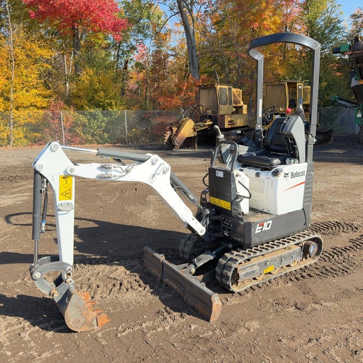2023 BOBCAT E10