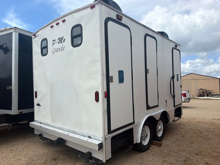 #46944-•-22ft-bathroom-trailer-|-no-title-image-3
