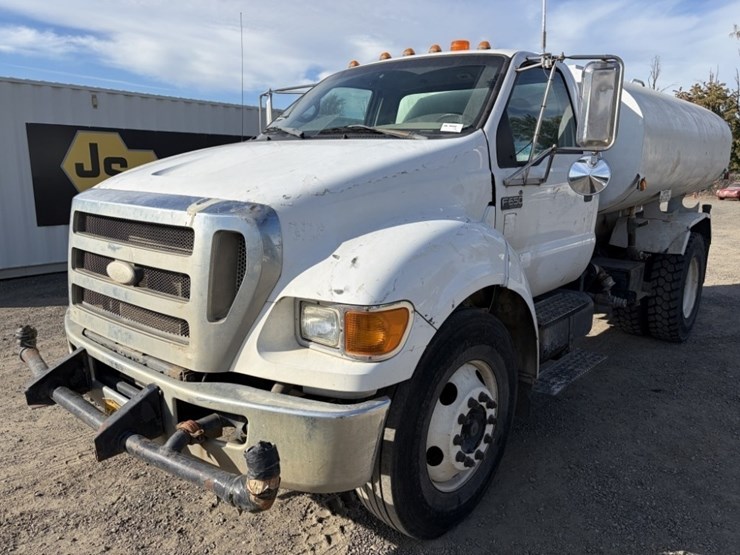 2008-ford-f650-image-1