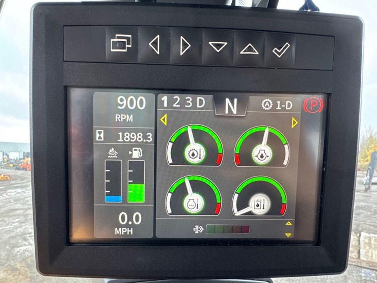 2024-deere-844-p-tier-image-35