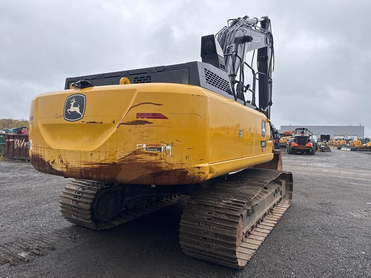 2024-john-deere-350-image-7