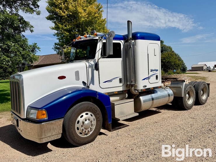 2005-peterbilt-385-image-1