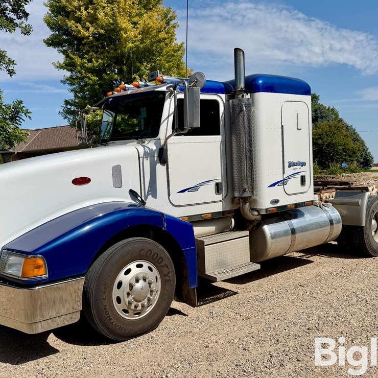 2005 PETERBILT 385