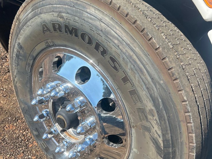 2018-kenworth-t300-image-9