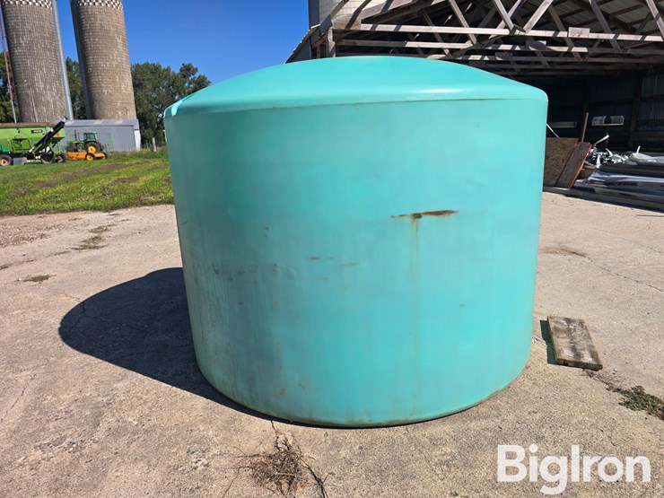 ace-roto-mold-1500-vertical-poly-tank-image-5