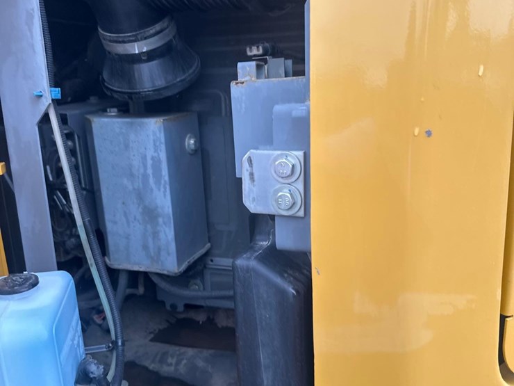 2023-deere-135-p-tier-image-25