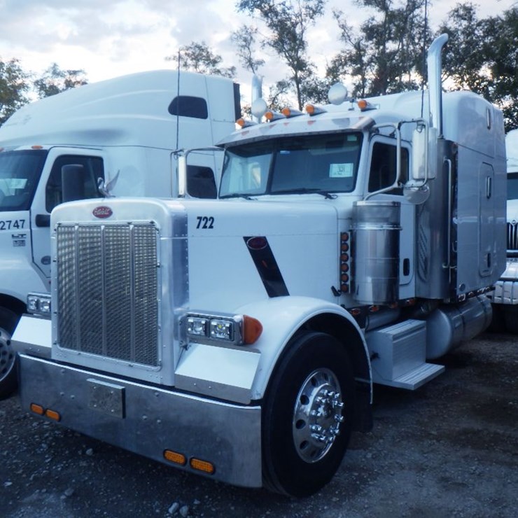 2005 PETERBILT 379